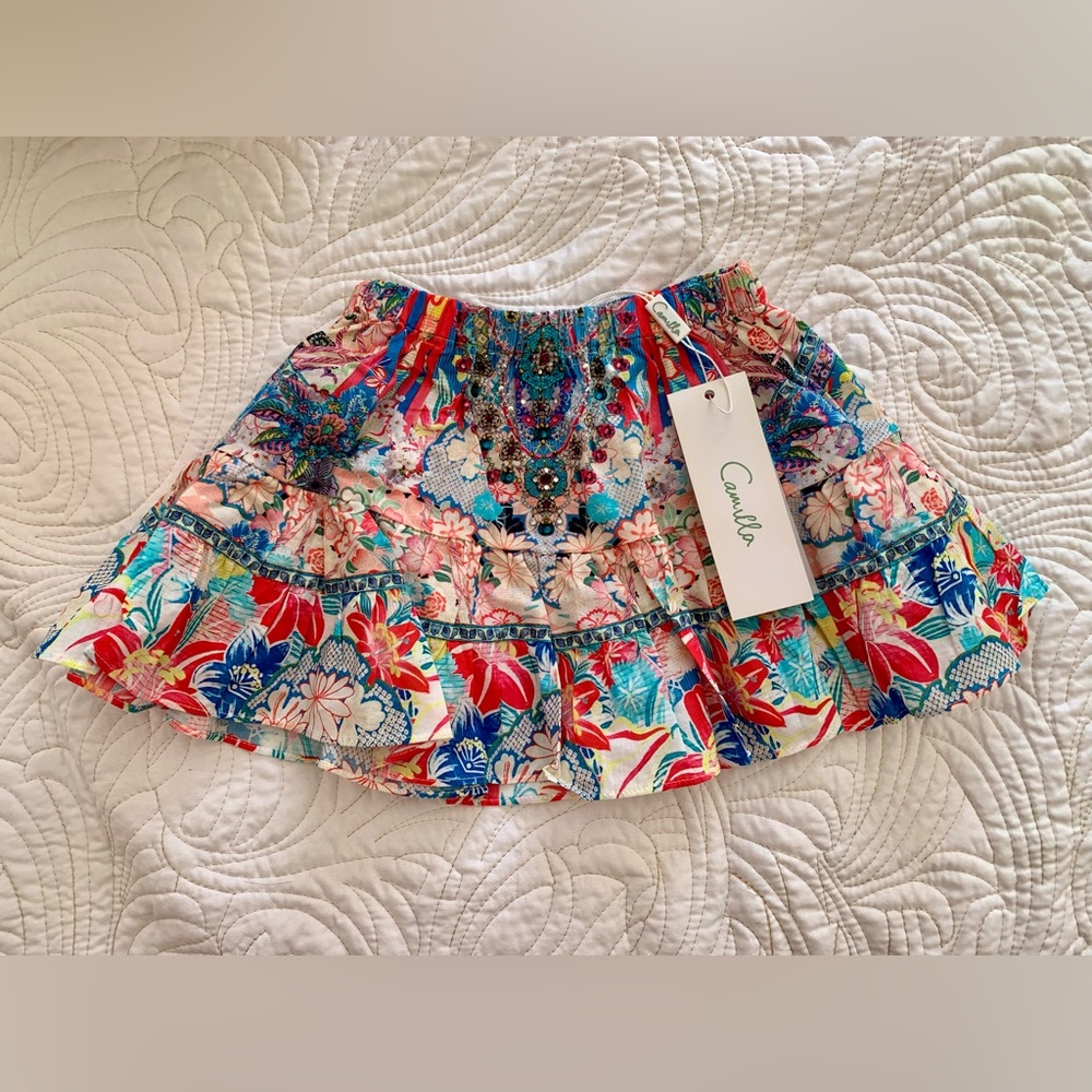 Kids’ tiered short skirt for little girl Size 4. I think for 3-4 years old.